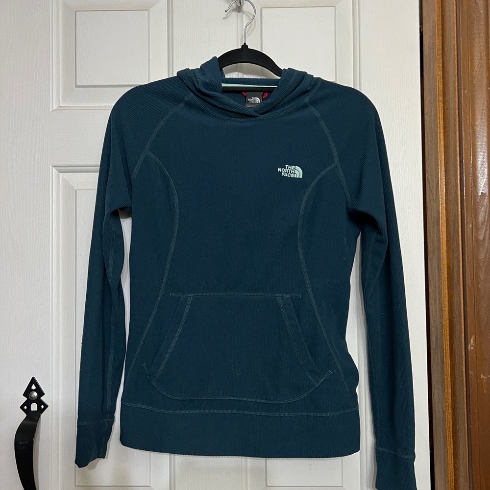 The North Face Women's Teal Hooded layering shirt
Thermal